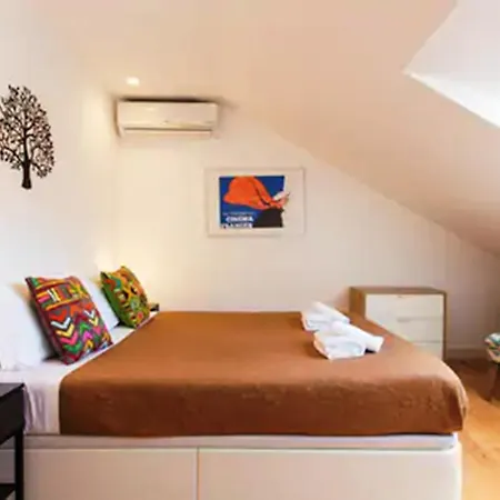 Comfortable And Bright - * Lissabon