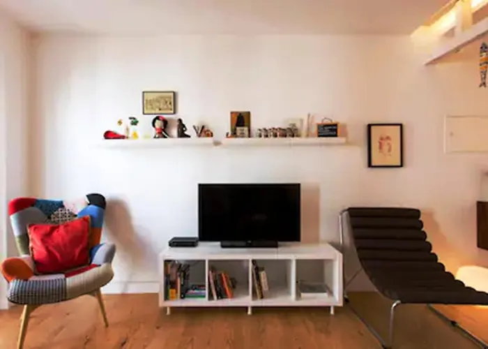 Comfortable And Bright - *