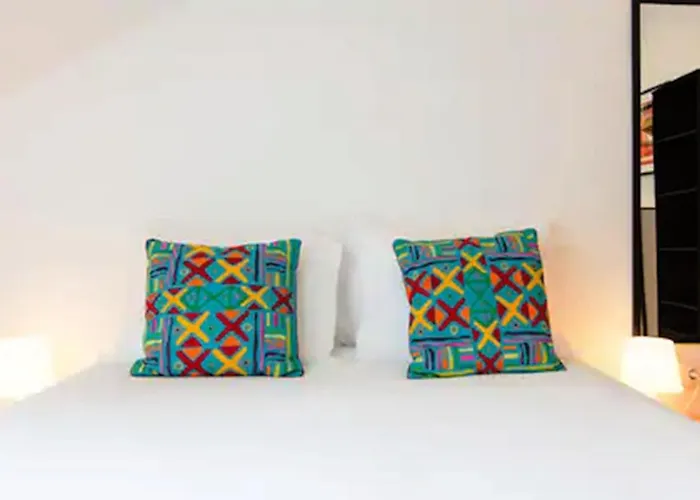 Comfortable And Bright - *